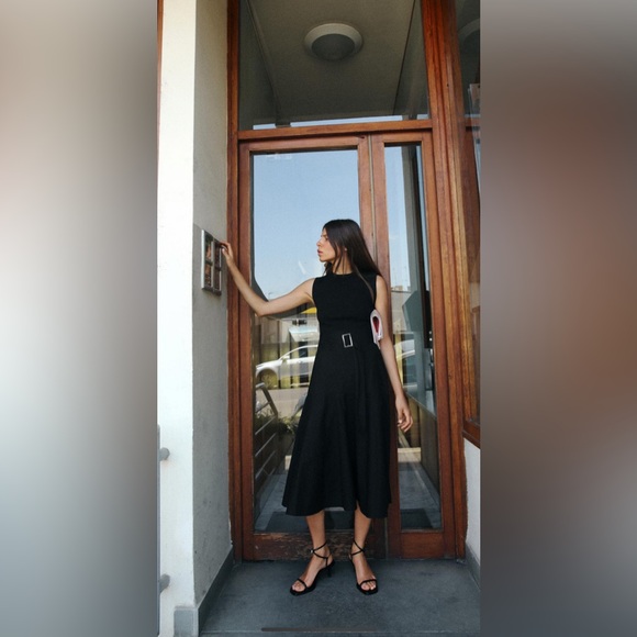 ZARA Round neck sleeveless midi dress. - Picture 4 of 6
